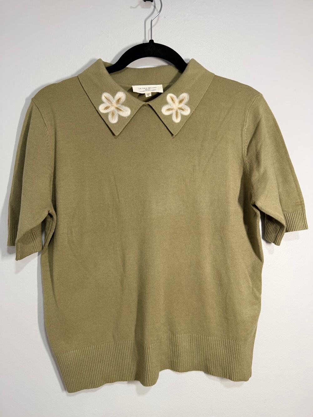 NWT La Vila Milano Beige Knit Polo Sweater with Floral Collar Medium Fairy